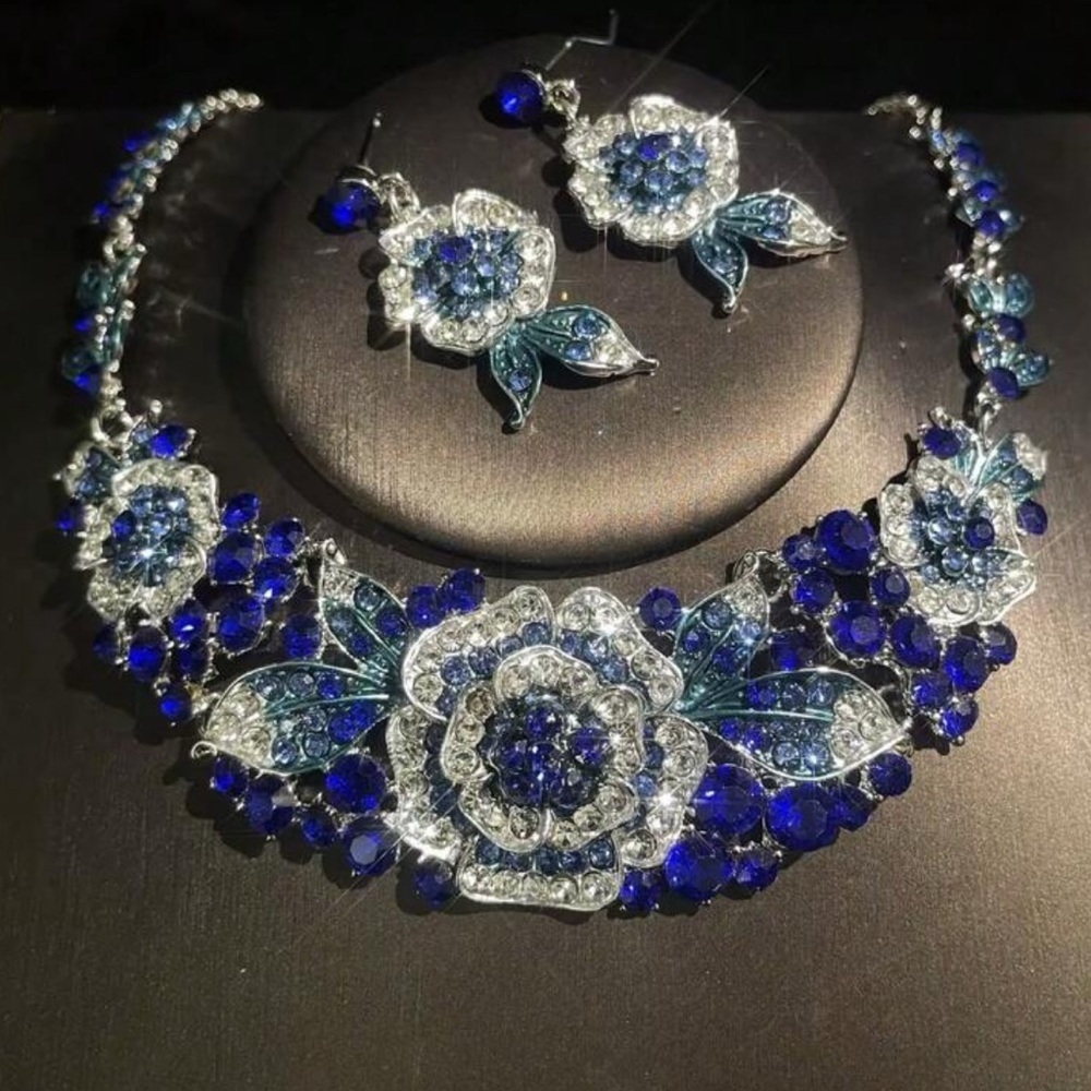 Women's Vintage Blue and Silver Floral Jewelry Set